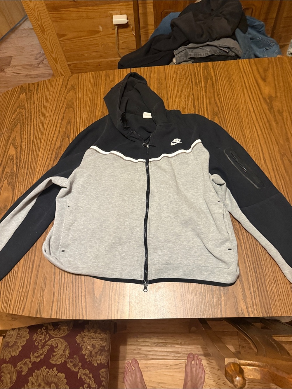 Nike Two-Tone Black & Gray Full-Zip Hooded Puffer Jacket